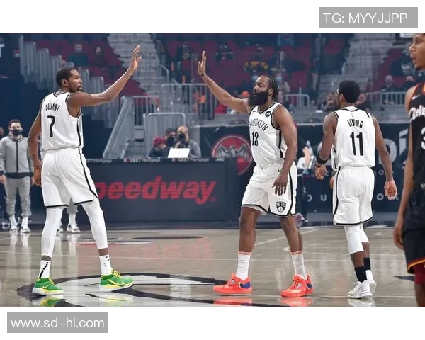 篮网队老将宣布退役，球员和球迷为其送别